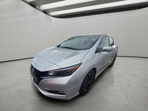 Used 2024 Nissan Leaf SV Plus FWD image 2