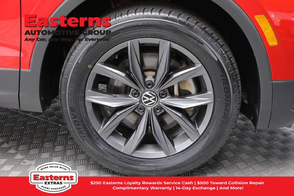 Used 2023 Volkswagen Tiguan SE AWD/4WD image 30