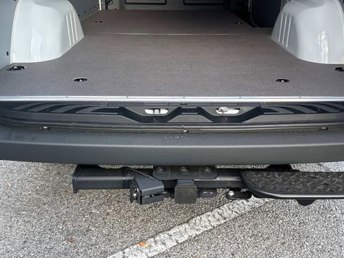 Used 2025 Mercedes-Benz Sprinter 2500 image 10