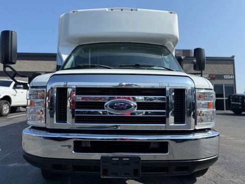 Used 2018 Ford E-450 and Econoline 450 Super Duty w/ Shuttle Bus Prep Package image 4
