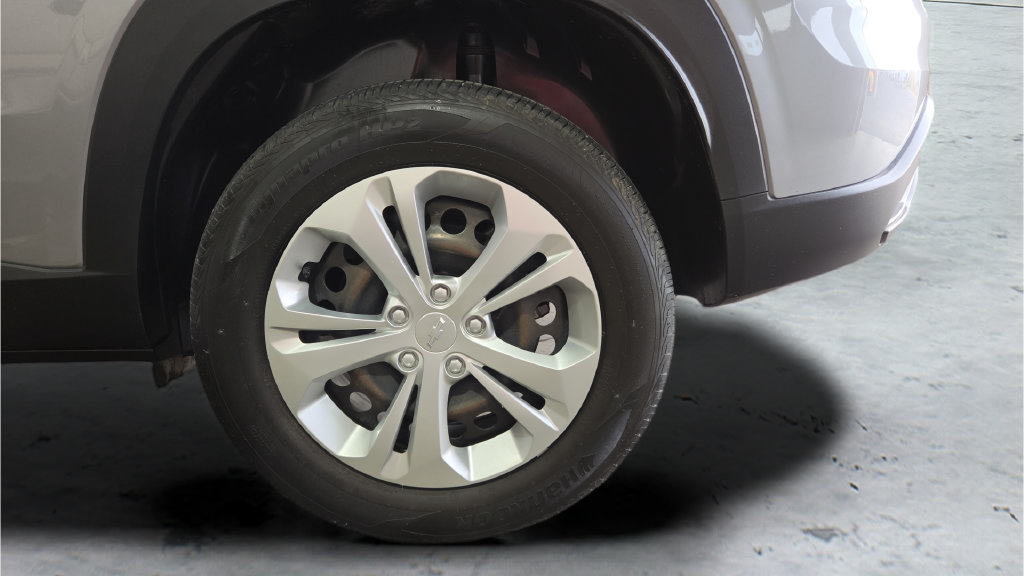Used 2024 Chevrolet Trax LS FWD image 35