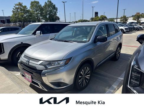 Used 2020 Mitsubishi Outlander ES AWD/4WD image 1