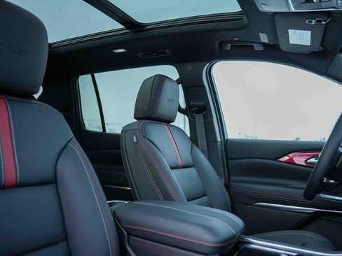 Used 2026 Chevrolet Traverse RS image 18