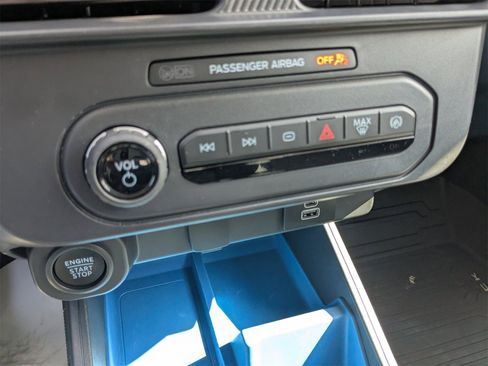 New 2025 Ford Maverick XLT w/ XLT Luxury Package image 23