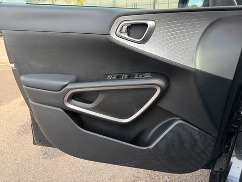 Used 2025 Kia Soul LX w/ LX Technology Package image 20