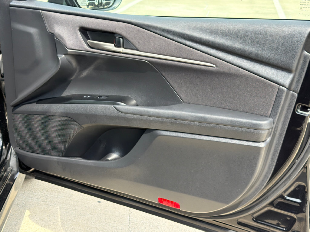Used 2025 Toyota Camry LE w/ Convenience Package FWD image 15