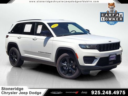 Used 2023 Jeep Grand Cherokee Altitude AWD/4WD image 1