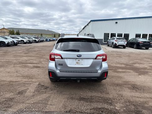 Used 2019 Subaru Outback 2.5i Premium AWD/4WD image 5