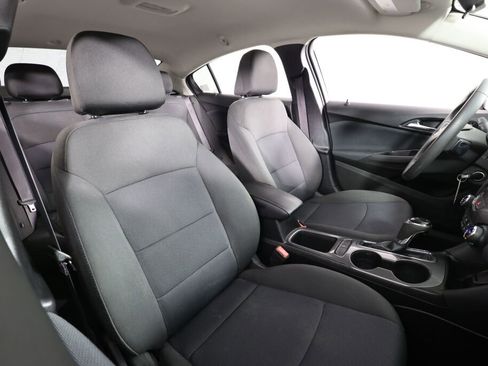 Used 2017 Chevrolet Cruze LT image 24