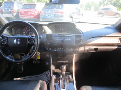 Used 2017 Honda Accord Sport Special Edition image 9