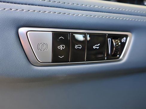 New 2025 Cadillac Escalade IQ Luxury 2 w/ LPO, Radiant Package image 20