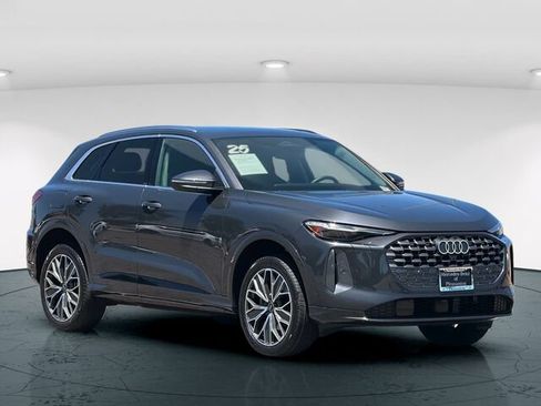 Used 2025 Audi Q5 Premium Plus AWD/4WD image 9
