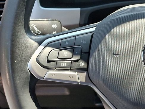 Used 2020 Volkswagen Atlas Cross Sport SEL image 21