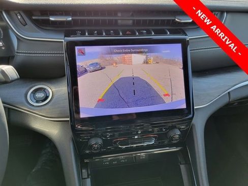 Used 2023 Jeep Grand Cherokee L Limited image 10