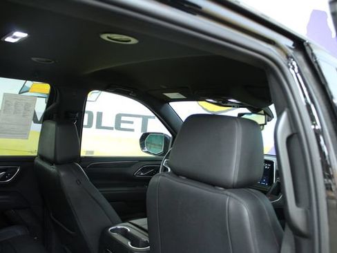 Used 2022 Chevrolet Tahoe LT w/ Luxury Package AWD/4WD image 10