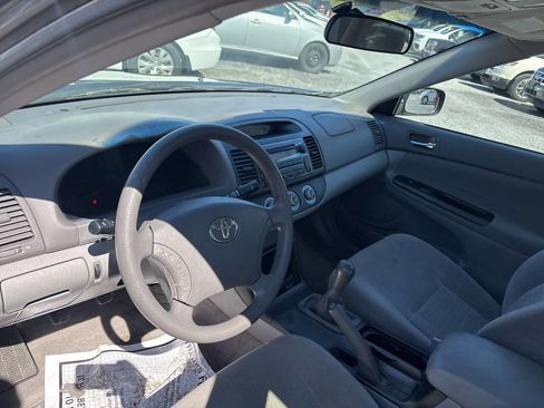 Used 2005 Toyota Camry XLE FWD image 12