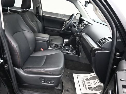 Used 2022 Toyota 4Runner TRD Off-Road Premium AWD/4WD image 8