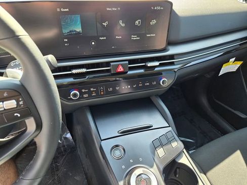 New 2026 Kia Sportage LX FWD image 13