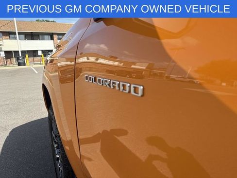 Used 2025 Chevrolet Colorado Z71 w/ Technology Package AWD/4WD image 42
