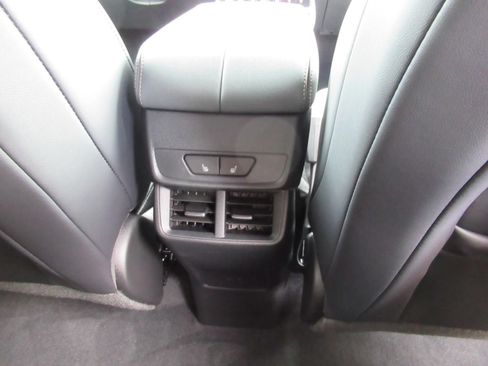 New 2027 GMC Terrain AT4 w/ Convenience Package III AWD/4WD image 31