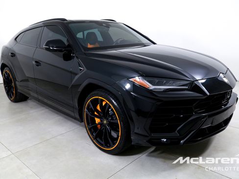 Used 2021 Lamborghini Urus image 3