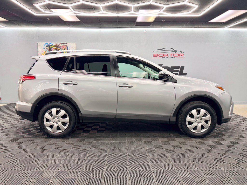 Used 2016 Toyota RAV4 LE FWD image 17