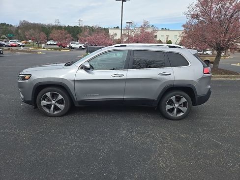 Used 2020 Jeep Cherokee Limited image 5