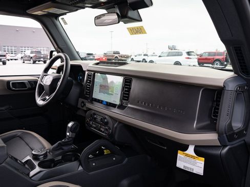 New 2025 Ford Bronco Big Bend w/ Black Diamond Package image 21