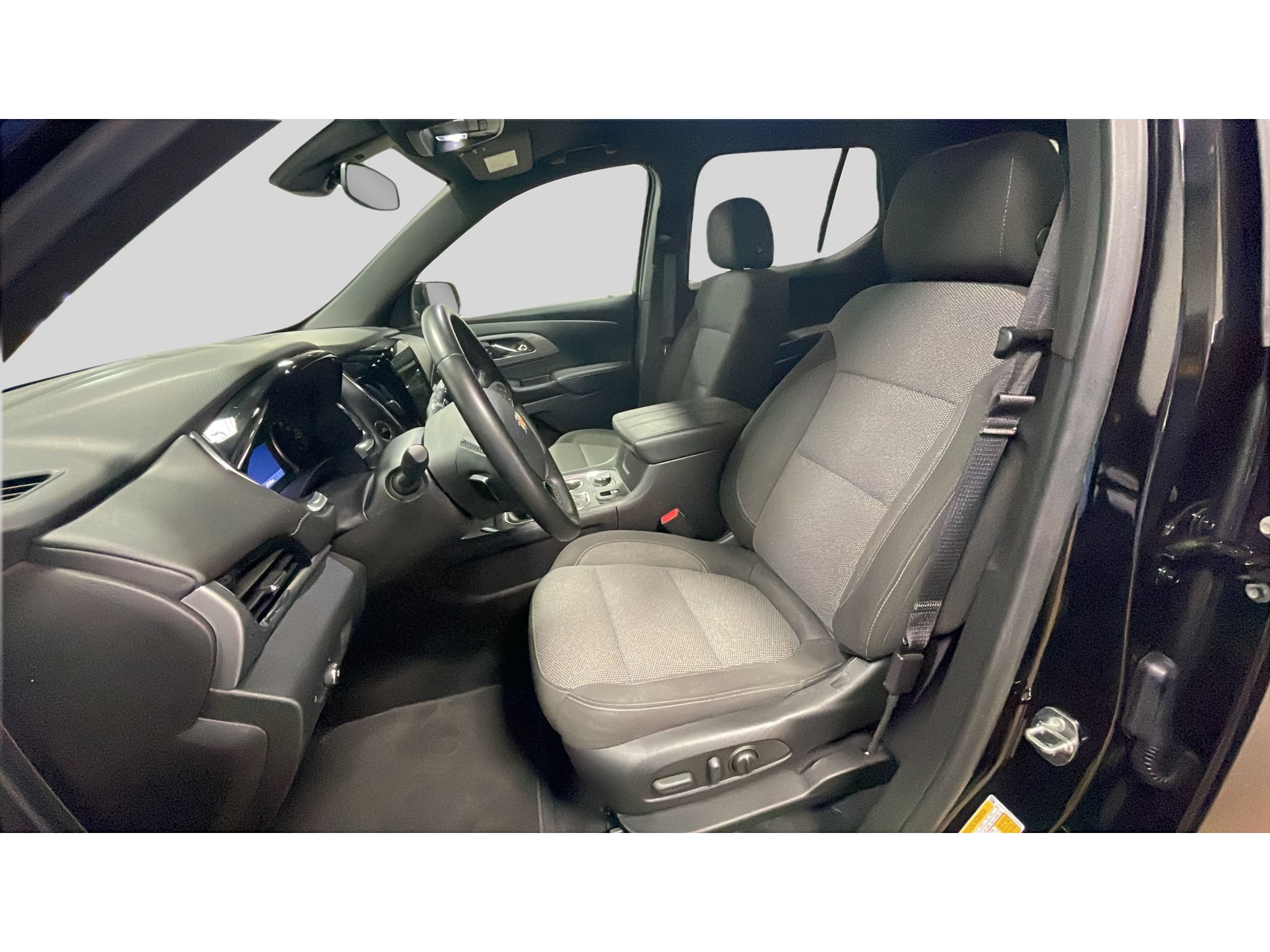 Used 2023 Chevrolet Traverse LT AWD/4WD image 12