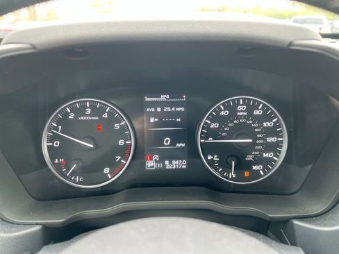 Used 2025 Subaru Forester Premium AWD/4WD image 12