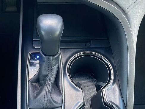 Used 2018 Toyota Camry SE image 23