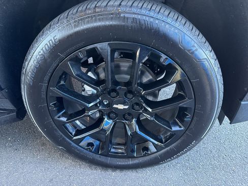 Used 2023 Chevrolet Suburban LS image 12