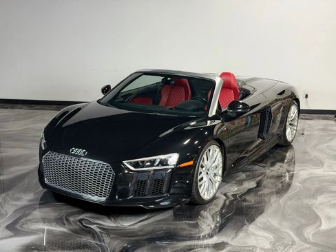 Used 2017 Audi R8 V10 w/ Ceramic Brake Package image 9