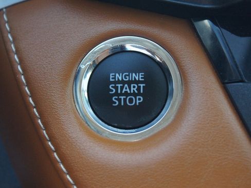 Used 2018 Toyota RAV4 Limited image 10