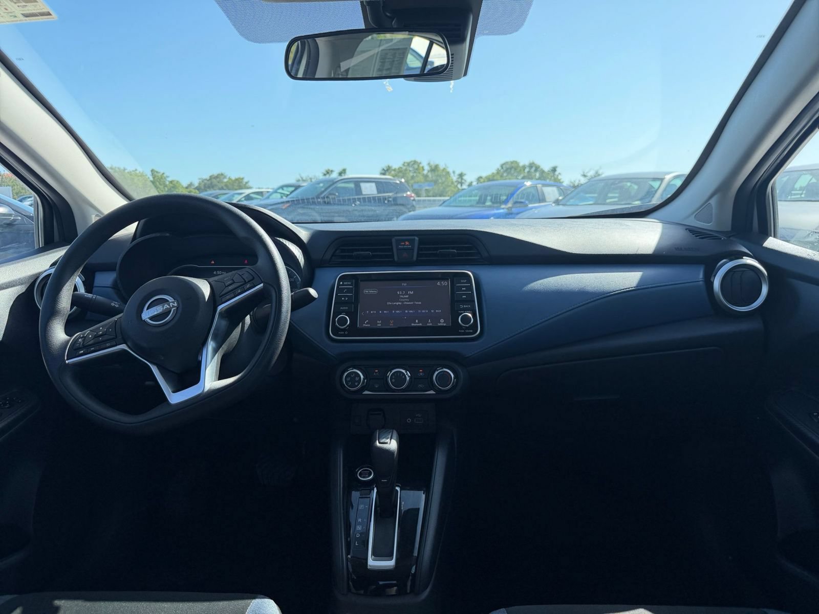 Used 2025 Nissan Versa SV FWD image 27