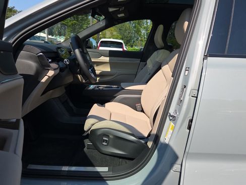 New 2025 Volvo EX90 Plus image 4