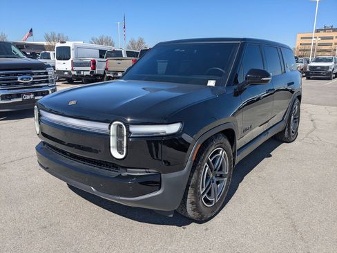 Used 2025 Rivian R1S Adventure image 11