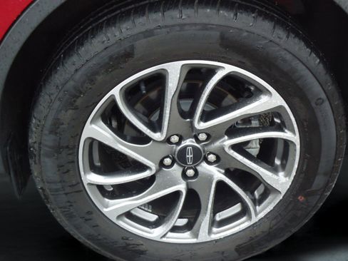 Used 2022 Lincoln Corsair AWD w/ Equipment Group 101A image 9