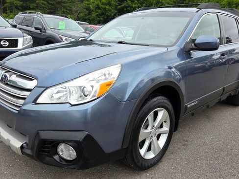 Used 2013 Subaru Outback 2.5i Limited w/ Moonroof Pkg AWD/4WD image 5