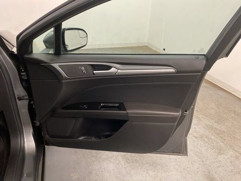 Used 2013 Ford Fusion SE FWD image 22