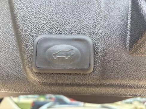 Used 2017 Buick Enclave Premium AWD/4WD image 16