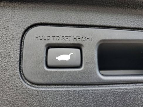 Used 2024 Honda Pilot EX-L image 9