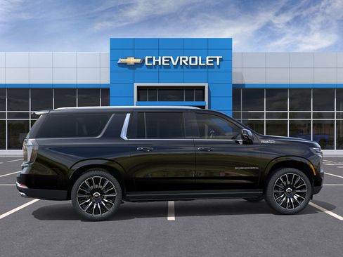 New 2025 Chevrolet Suburban High Country image 5