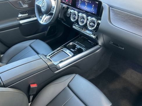 New 2025 Mercedes-Benz GLA 250 4MATIC image 16