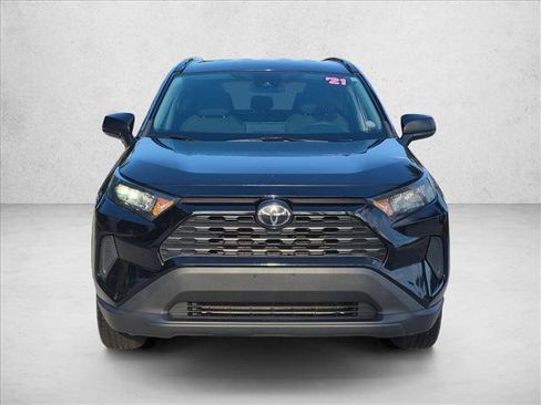Used 2021 Toyota RAV4 LE AWD/4WD image 2