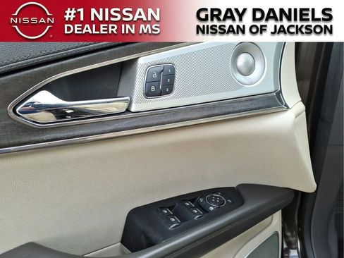 Used 2020 Lincoln Nautilus Reserve w/ Equipment Group 202A image 12