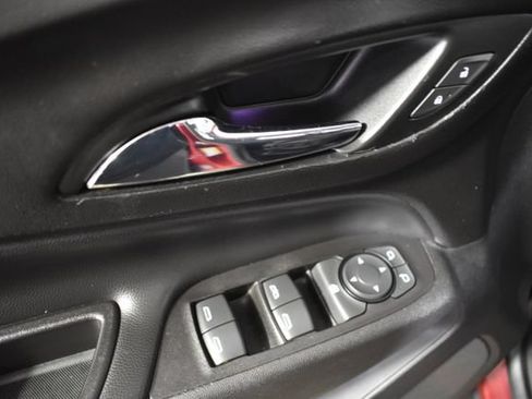 Used 2018 Chevrolet Equinox LT AWD/4WD image 8