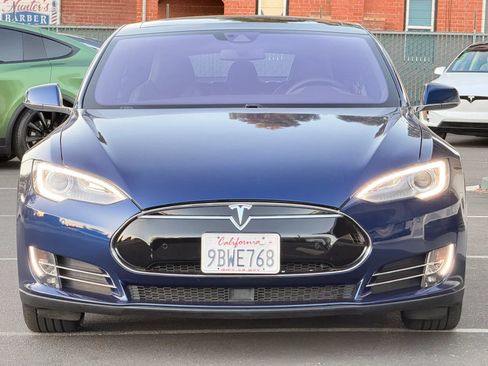 Used 2016 Tesla Model S 70 RWD image 7
