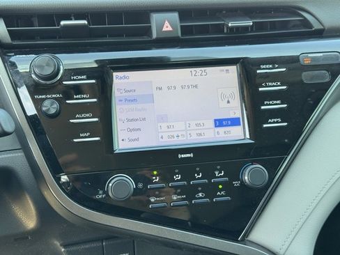 Used 2020 Toyota Camry LE image 16