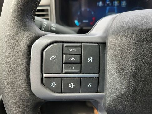 Used 2025 Ford F250 Lariat w/ Chrome Package image 20